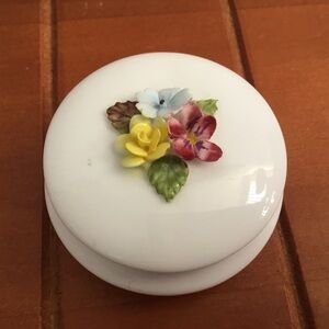 CoalPort Bone China England Round Trinket Box White w/ Flowers Blue,Pink, Yellow